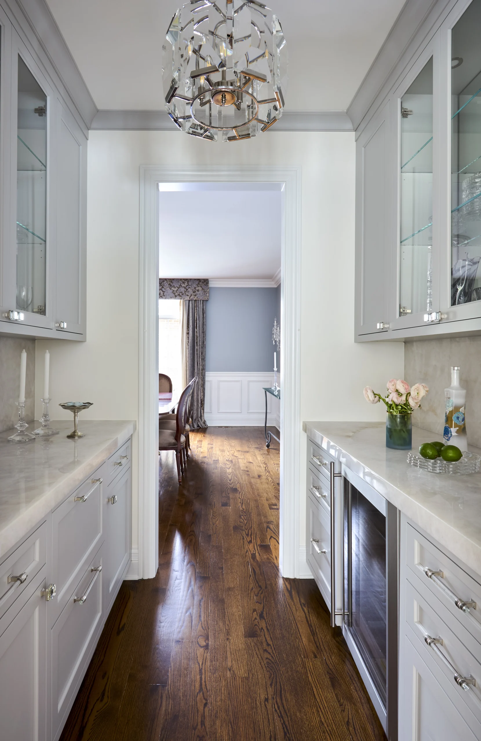 Other Spaces Classic Luxury in Northbrook Butlers Pantry 2 scaled