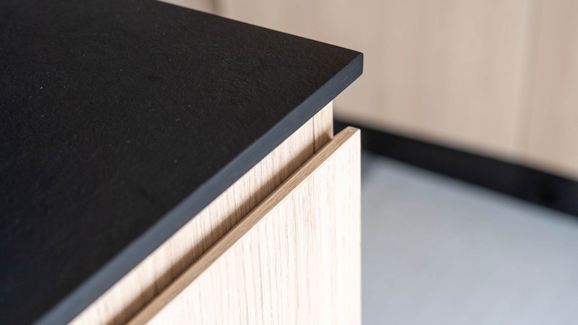 Should You Pick Porcelain Slab Over Quartz Countertops?